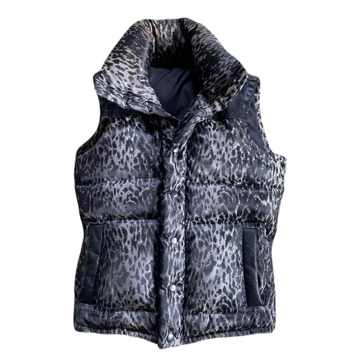 If Six Was Nine 2000s NO.ID Japanese archive Leopard Puffer Leather Vest Size US S / EU 44-46 / 1 - 2 Thumbnail