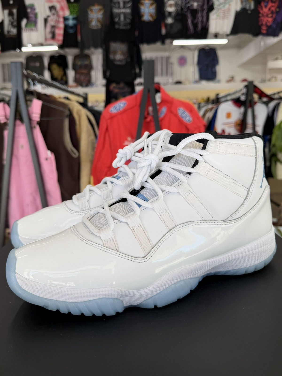 Jordan Brand Air Jordan 11 Legend Blue Size 11 (2024) Size US 11 / EU 44 - 1 Thumbnail