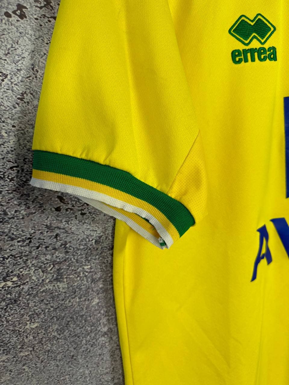 Errea × Vintage Vintage Norwich City 2011/12 Errea Soccer Jersey Size US M / EU 48-50 / 2 - 7 Thumbnail