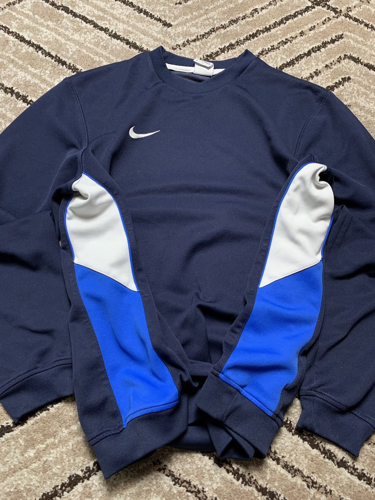 Nike × Vintage Vintage Nike Y2K Mini Swoosh Blue Boxy Sweatshirt Hype 00s Size US M / EU 48-50 / 2 - 6 Thumbnail
