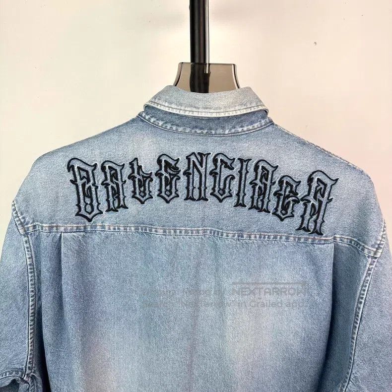 Balenciaga Balenciaga Back Logo Embroidered Faded Denim Shirt Jacket Size XS / US 0-2 / IT 36-38 - 4 Thumbnail