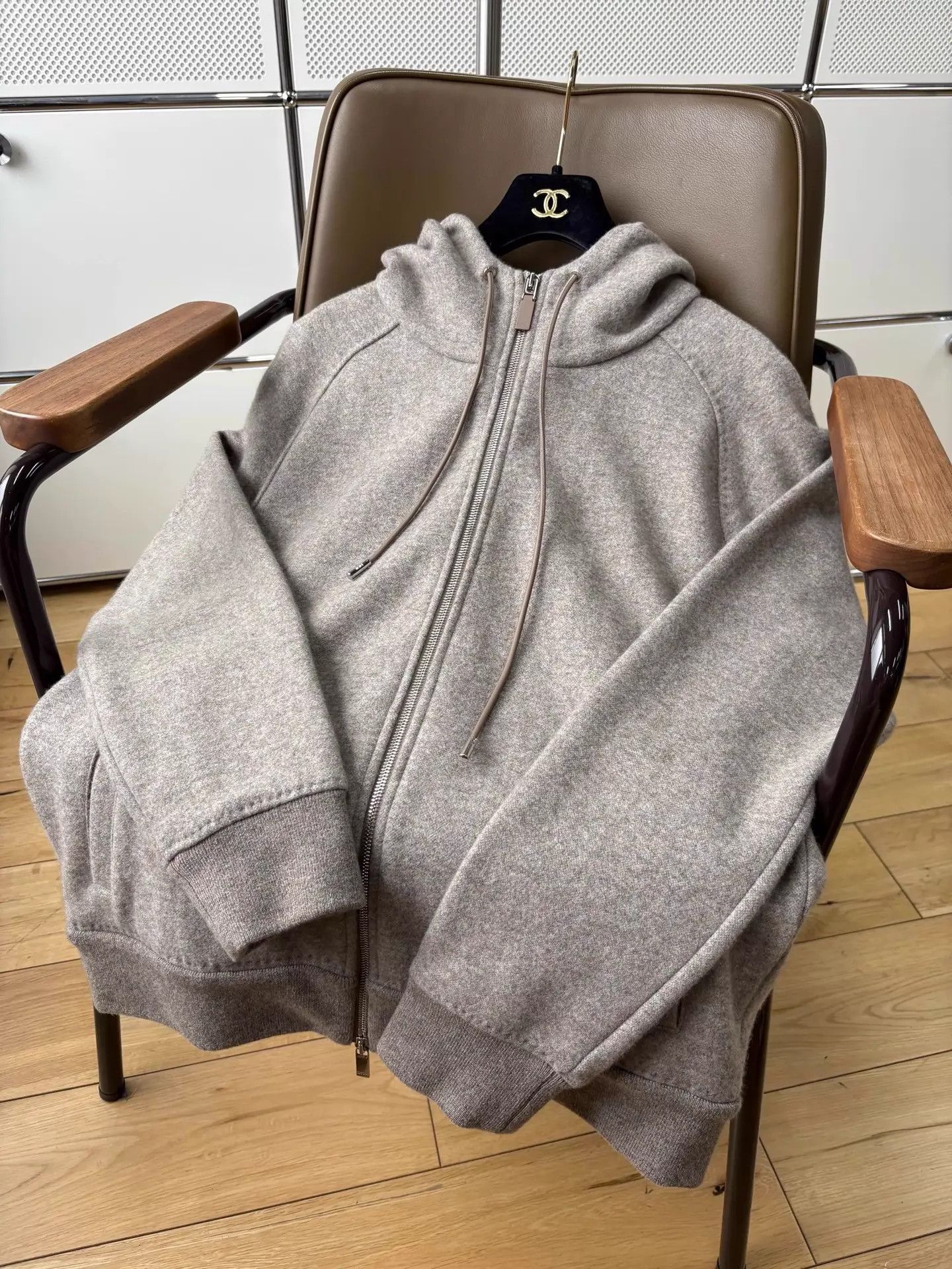 Dior Dior Icon Oblique Hooded Jacket Tan Cashmere-Wool M Size US M / EU 48-50 / 2 - 9 Thumbnail