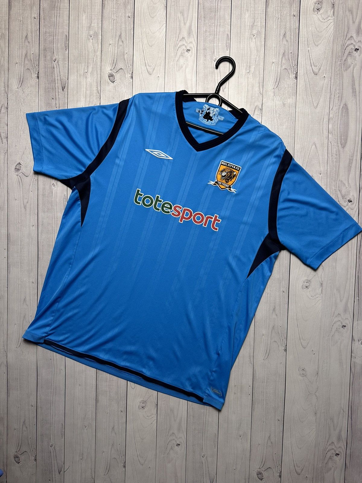 Umbro × Vintage Vintage Umbro Hull City soccer jersey size XL logo blue rare Size US XL / EU 56 / 4 - 1 Thumbnail