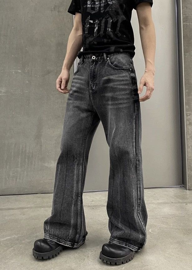 Fashion grunge distressed washed flared jeans pants