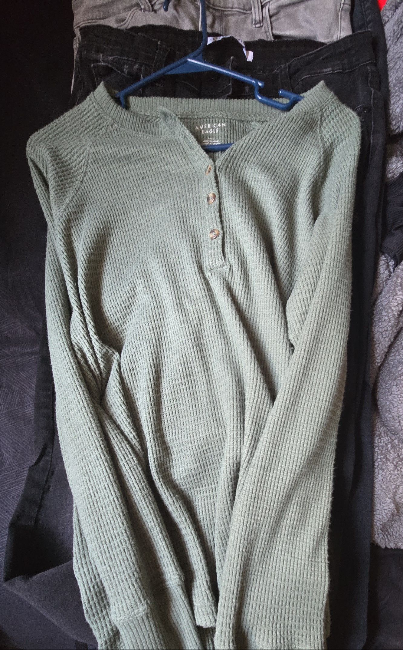 American Eagle Outfitters Long sleeve super soft henly tee Size L / US 10 / IT 46 - 1 Preview