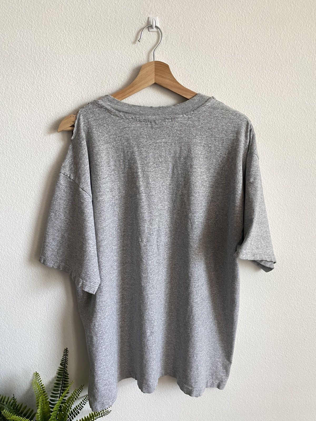 Vintage Vintage 90s Towson State College Single Stitch Thrashed Tee Size US XL / EU 56 / 4 - 7 Thumbnail