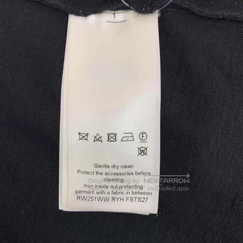 Louis Vuitton Louis Vuitton 25 color-block logo monogrammed cotton crewn Size US S / EU 44-46 / 1 - 6 Thumbnail