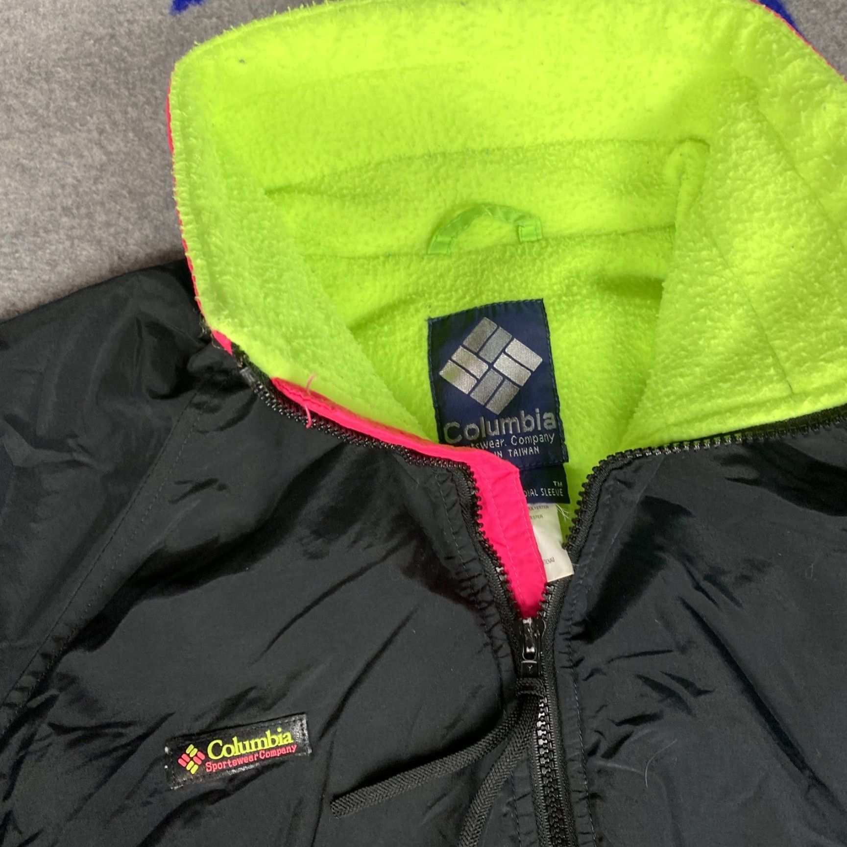 Vintage VINTAGE Columbia Sportswear Bomber Jacket Mens Sz M Black Pink Volt Size US M / EU 48-50 / 2 - 2 Thumbnail