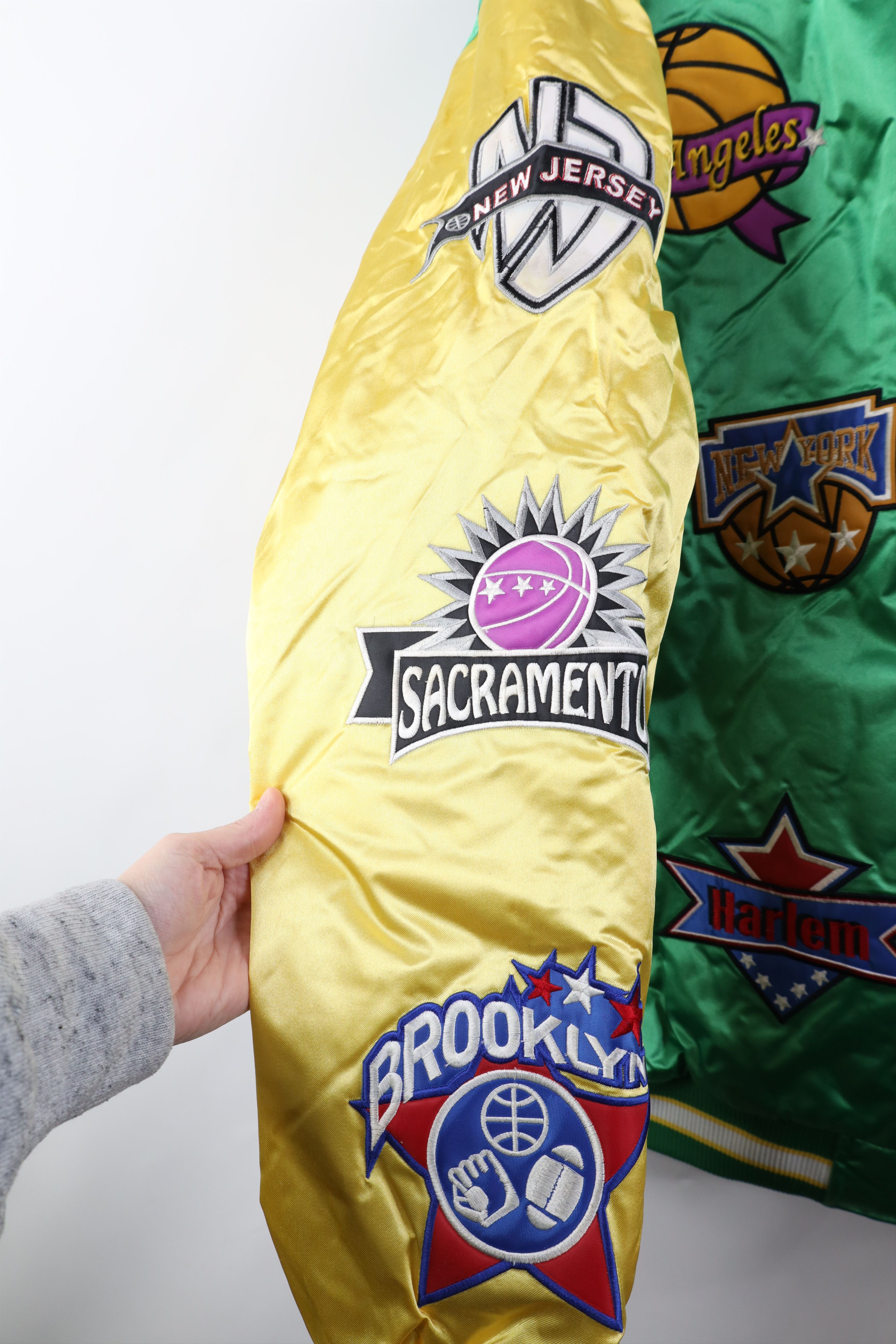 Vintage Deadstock Vintage 90s Quilted Satin Bomber Jacket Green Size US XXL / EU 58 / 5 - 8 Thumbnail