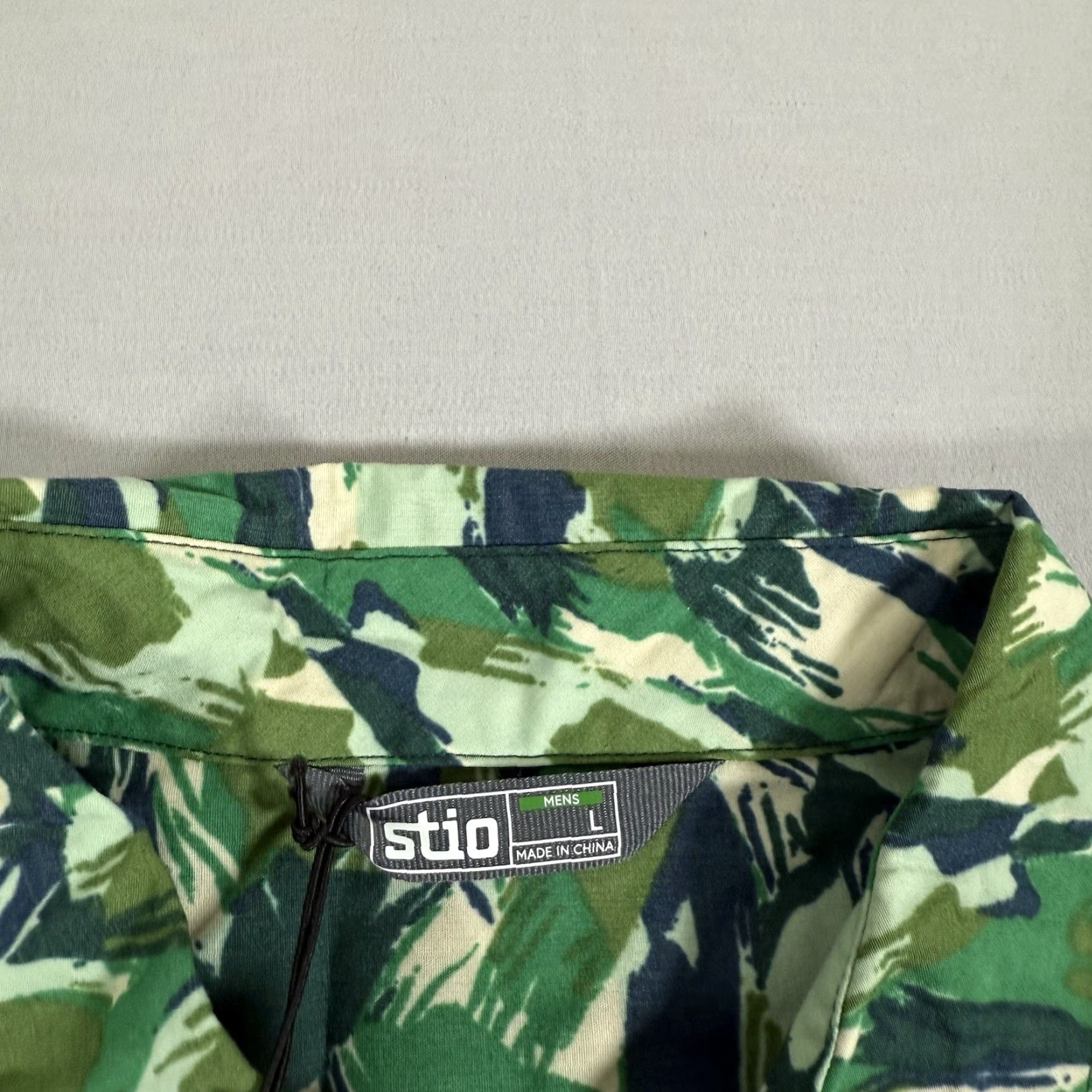 Vintage Stio Shirt Mens Large Green Button Up Curtis Camp Camo Stretch Outdoor Pocket Size US L / EU 52-54 / 3 - 7 Thumbnail