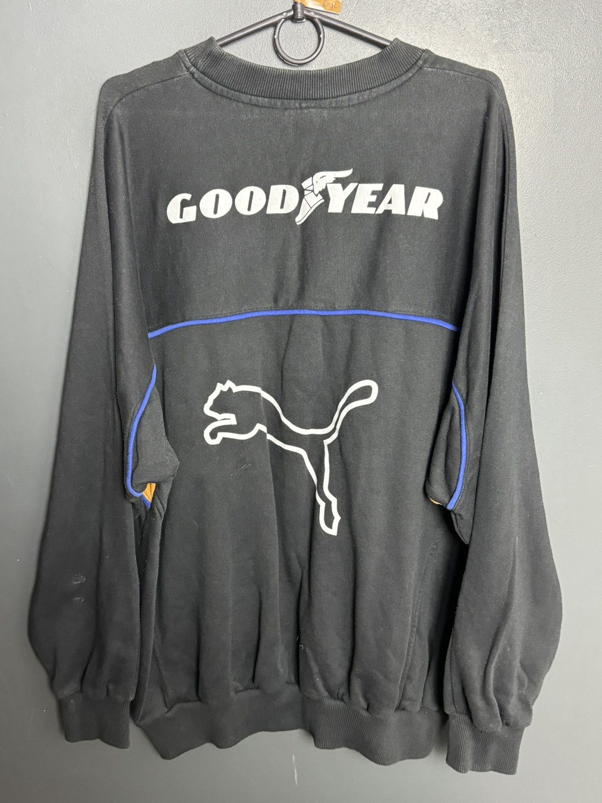 Puma Wolverhampton Wanderers Training Football Sweatshirt Size US XL / EU 56 / 4 - 2 Thumbnail