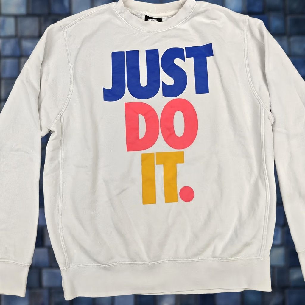 Nike Nike Sweatshirt Womens M White Crewneck Just Do It Graphic Fleece Pullover Size M / US 6-8 / IT 42-44 - 1 Thumbnail