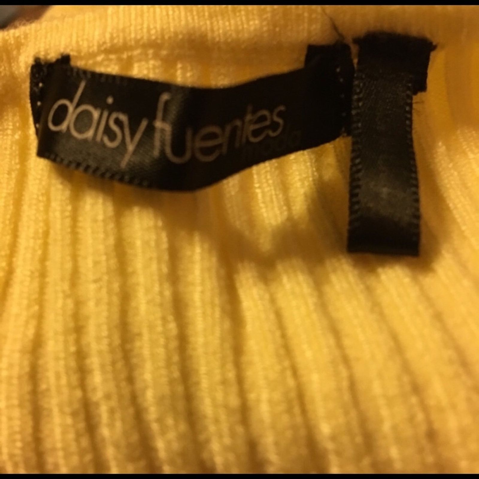 Other Daisy Fuentes yellow soft stretchy halter top Size S / US 4 / IT 40 - 4 Thumbnail
