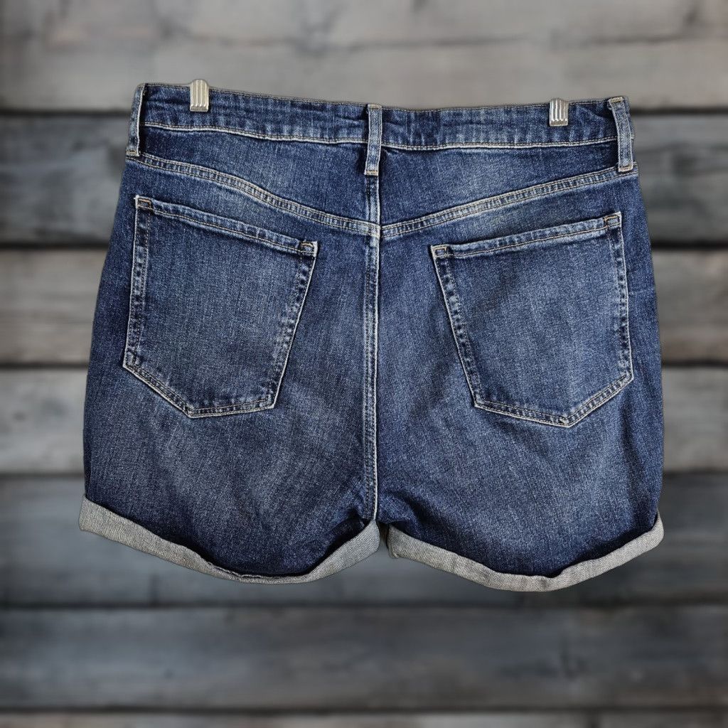 Old Navy **Womens Old Navy Blue Straight Denim Shorts Size 14** User: Old Navy Womens Blue Straight Denim Shorts Size 14 Size 36" / US 14 / IT 50 - 1 Thumbnail