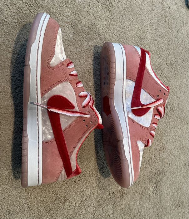 strange love nike sb