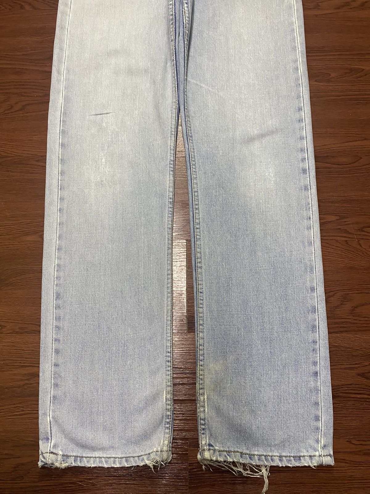 Levi's Vintage Clothing Vintage Levis557 90’s Faded Wash Distressed Loose Jeans Size US 30 / EU 46 - 5 Thumbnail