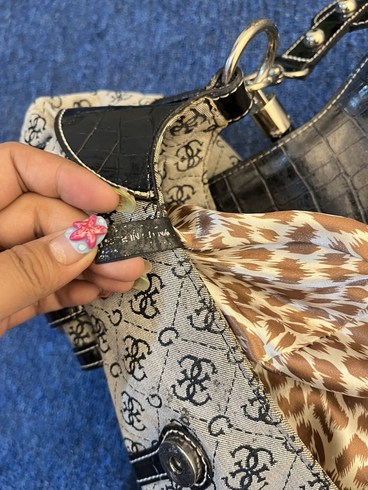 Guess Vtg guess monogram bag belt Size ONE SIZE - 17 Thumbnail