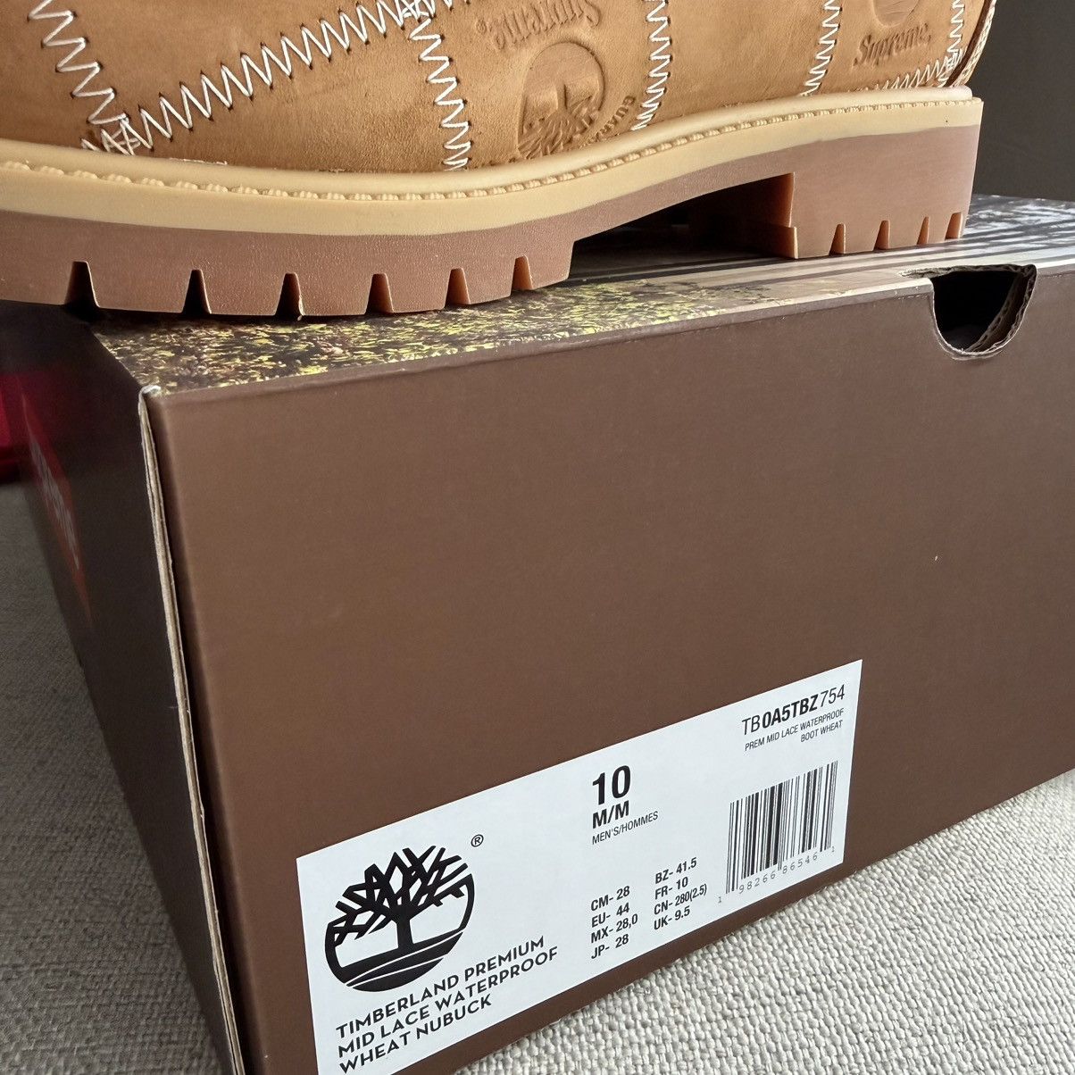 Supreme × Timberland Supreme FW25 Timberland 6” Premium Waterproof Boot Wheat 10 Size US 10 / EU 43 - 9 Thumbnail