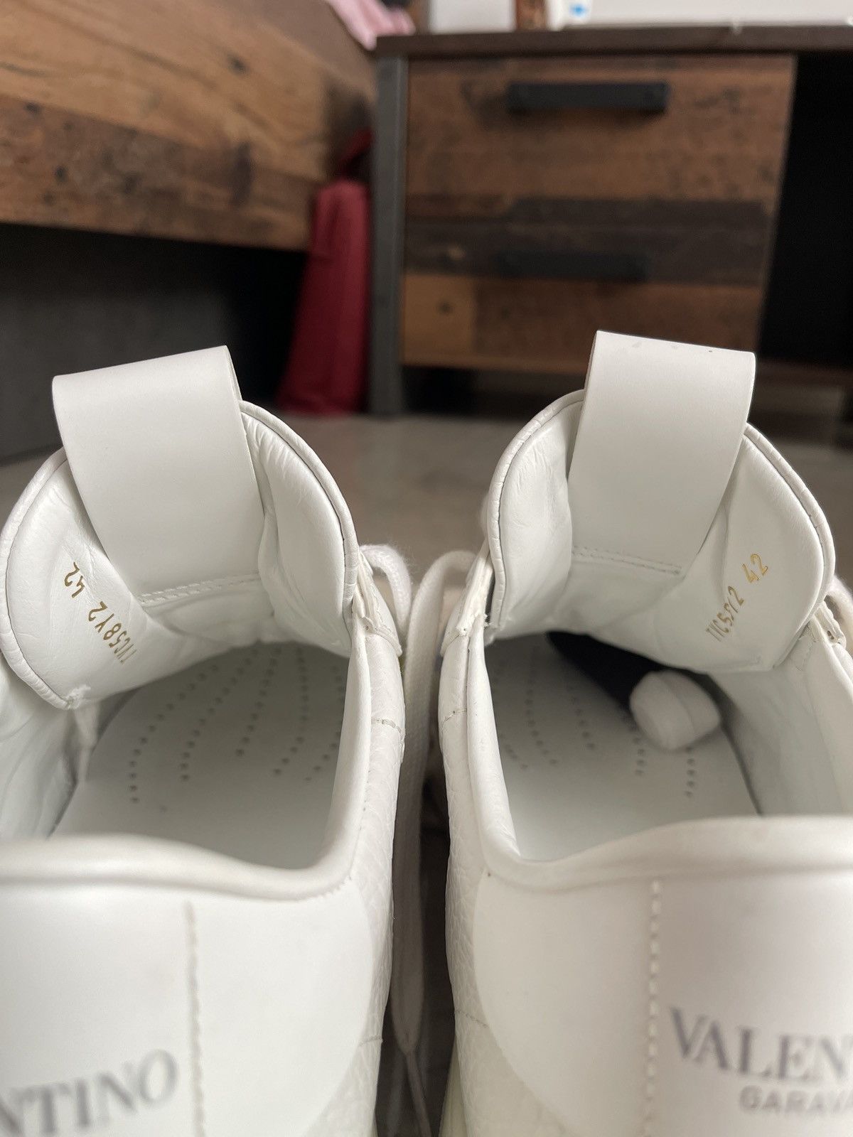 Valentino Valentino Sneakers — Worn Once 🔥 Size US 9 / EU 42 - 6 Thumbnail