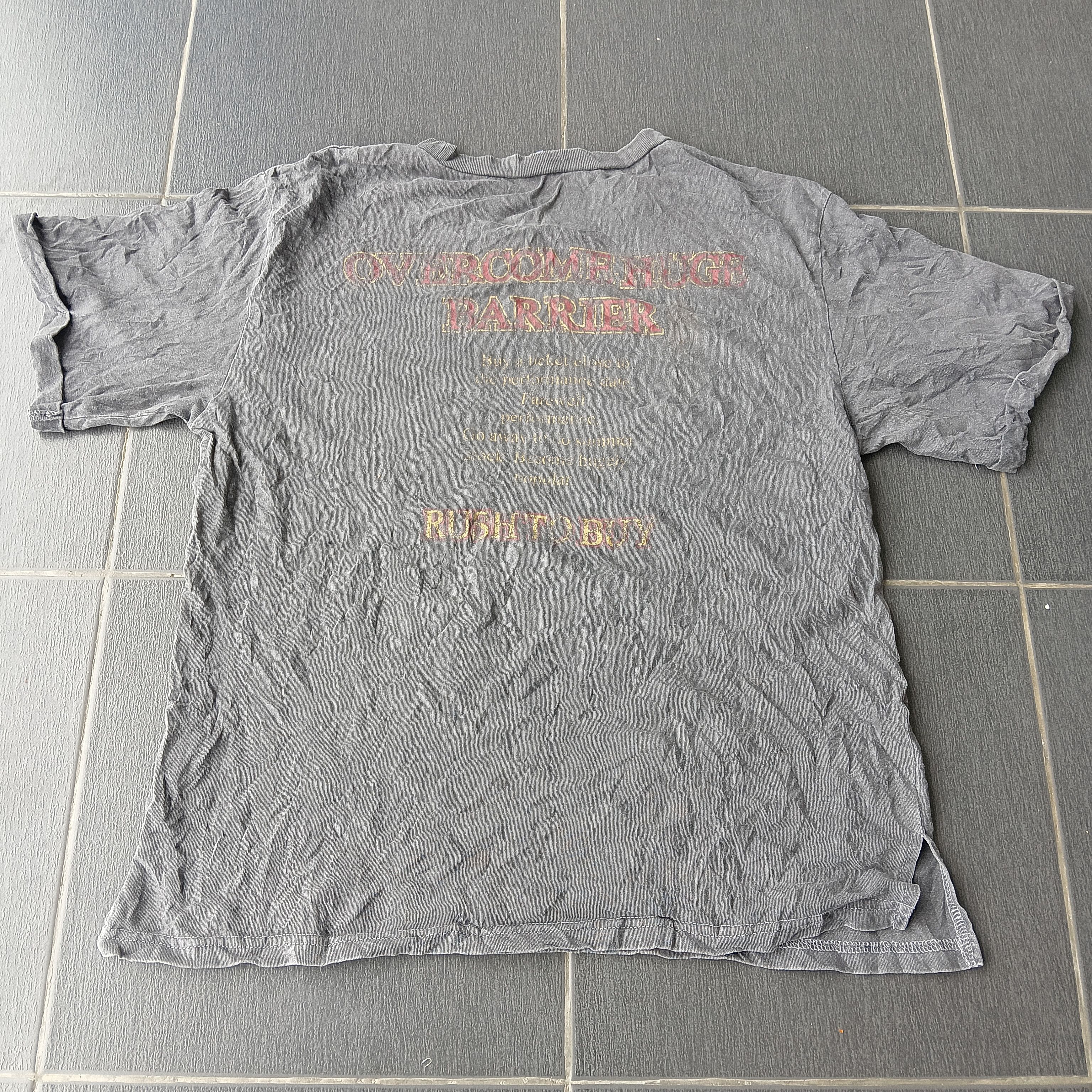 Vintage rush to buy DISTRESSED big logo tee S Size US S / EU 44-46 / 1 - 7 Thumbnail