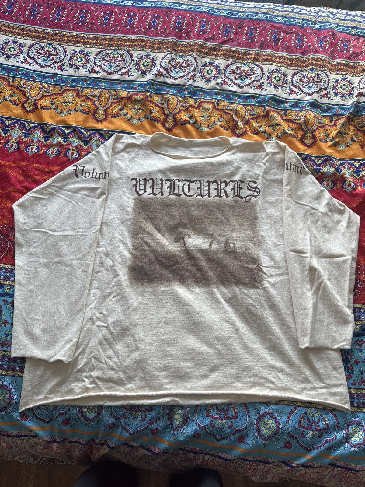 Kanye West Vultures Long Sleeve T Shirt (Size 2) Size US M / EU 48-50 / 2 - 1 Thumbnail