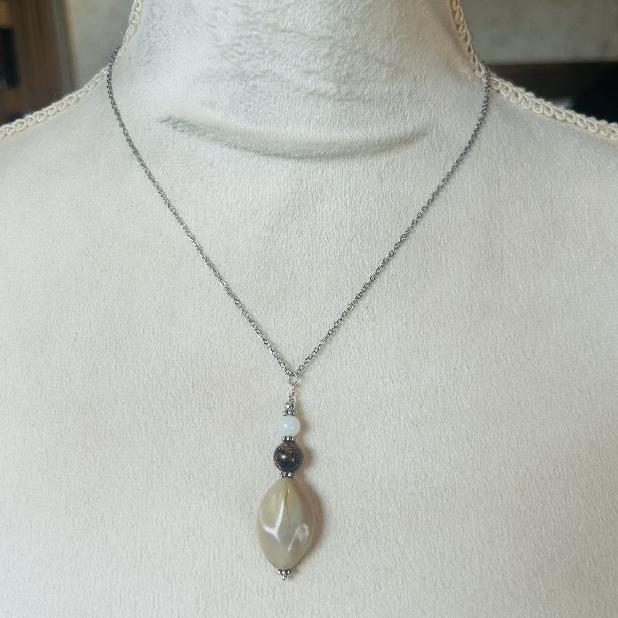Handmade Handcrafted vintage goldstone beaded pendant necklace Size ONE SIZE - 3 Thumbnail