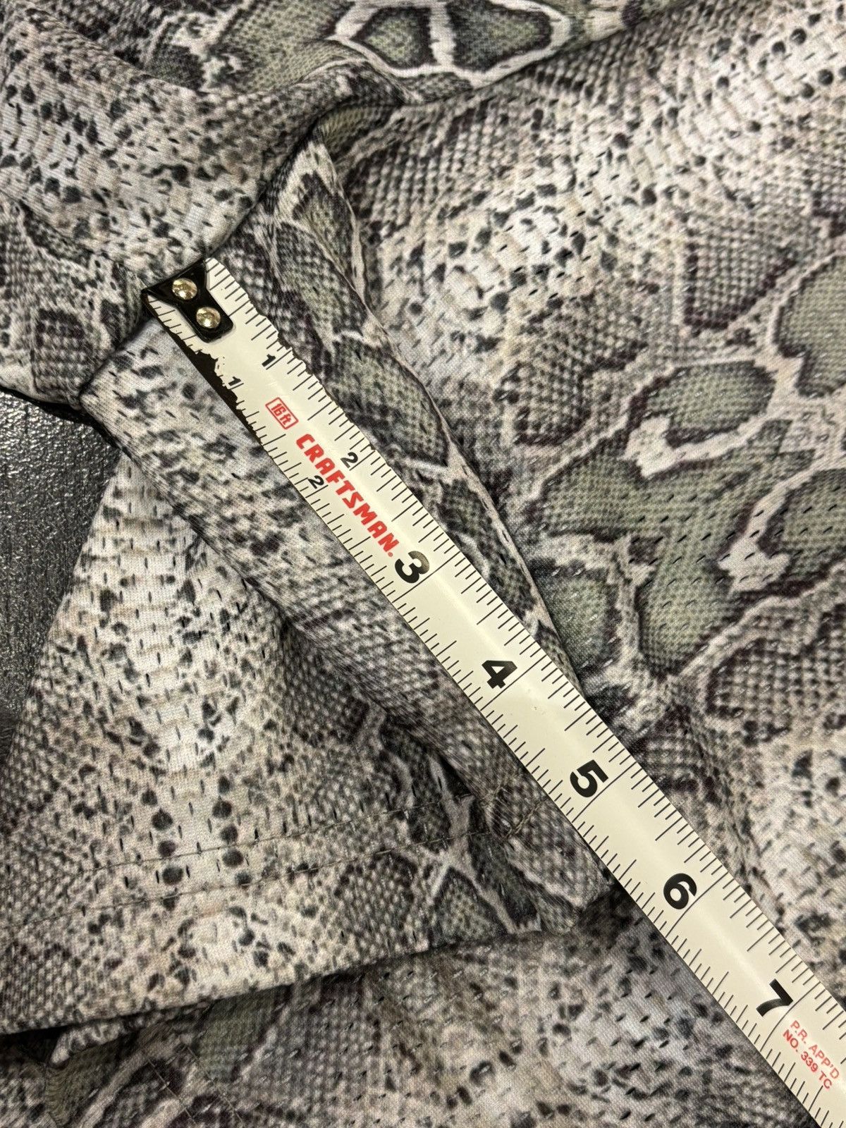 Eric Emanuel Eric Emanuel Snakeskin Mesh Shorts Size US 34 / EU 50 - 8 Thumbnail