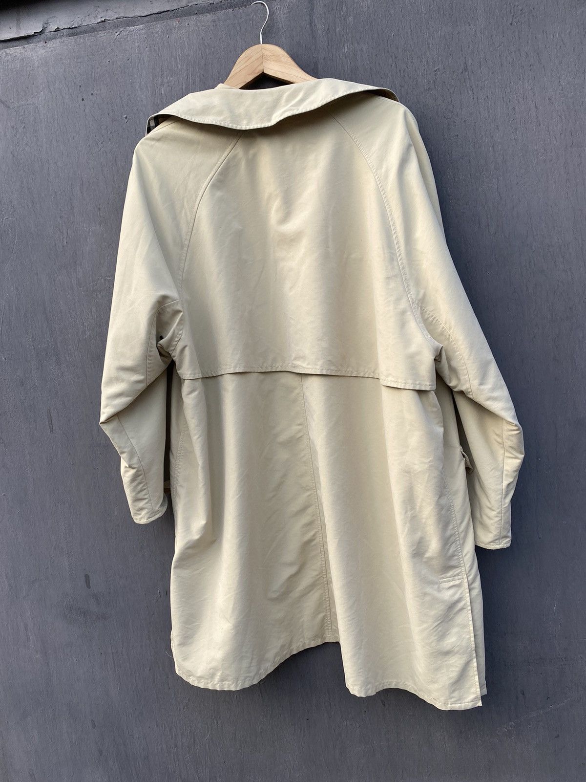 Burberry Burberrys Vintage wmns trench beige coat jacket size 42 Size M / US 6-8 / IT 42-44 - 12 Thumbnail