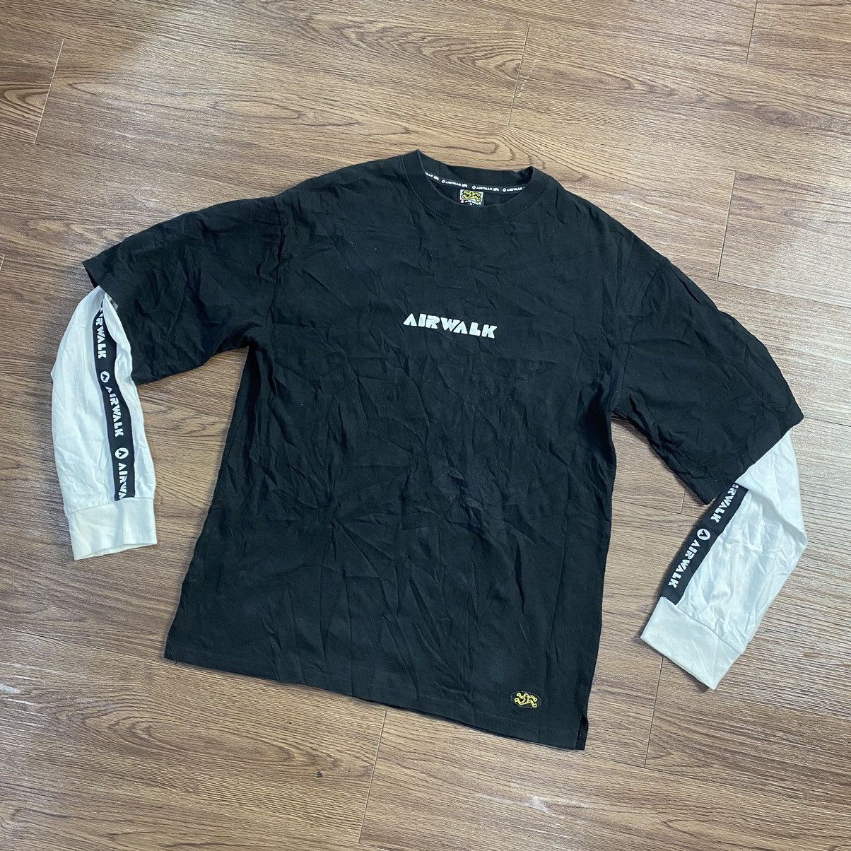 image of Airwalk Long Sleeve Center Logo T-Shirt Skategang in Black, Men's (Size Small)