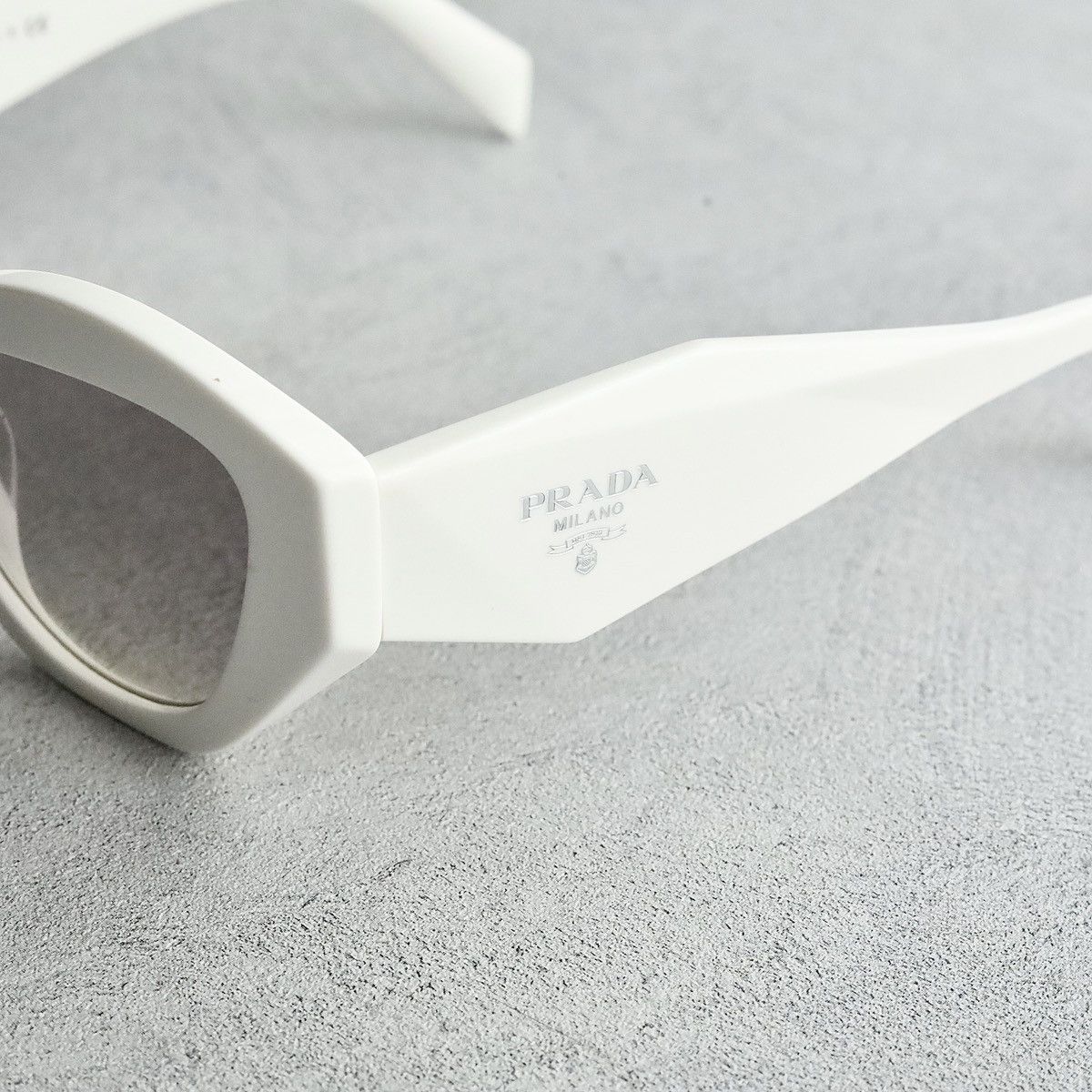 Prada PRADA 07YS SUNGLASSES Size ONE SIZE - 2 Thumbnail
