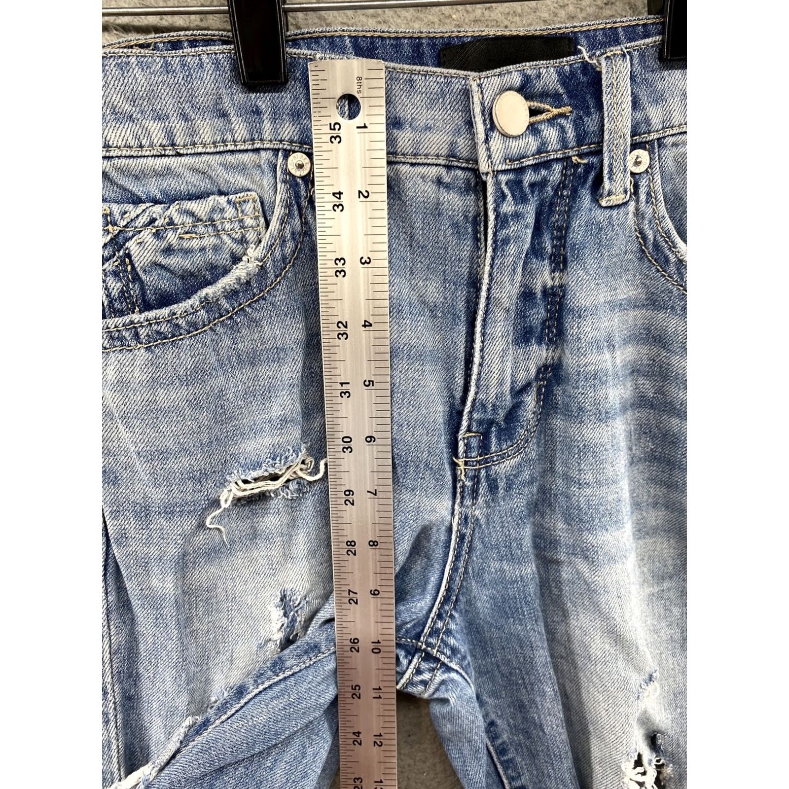 Buckle Black Buckle Black Mom Med Wash Distressed Thighs 24 in Womens Jeans 90s Style Size ONE SIZE - 7 Thumbnail