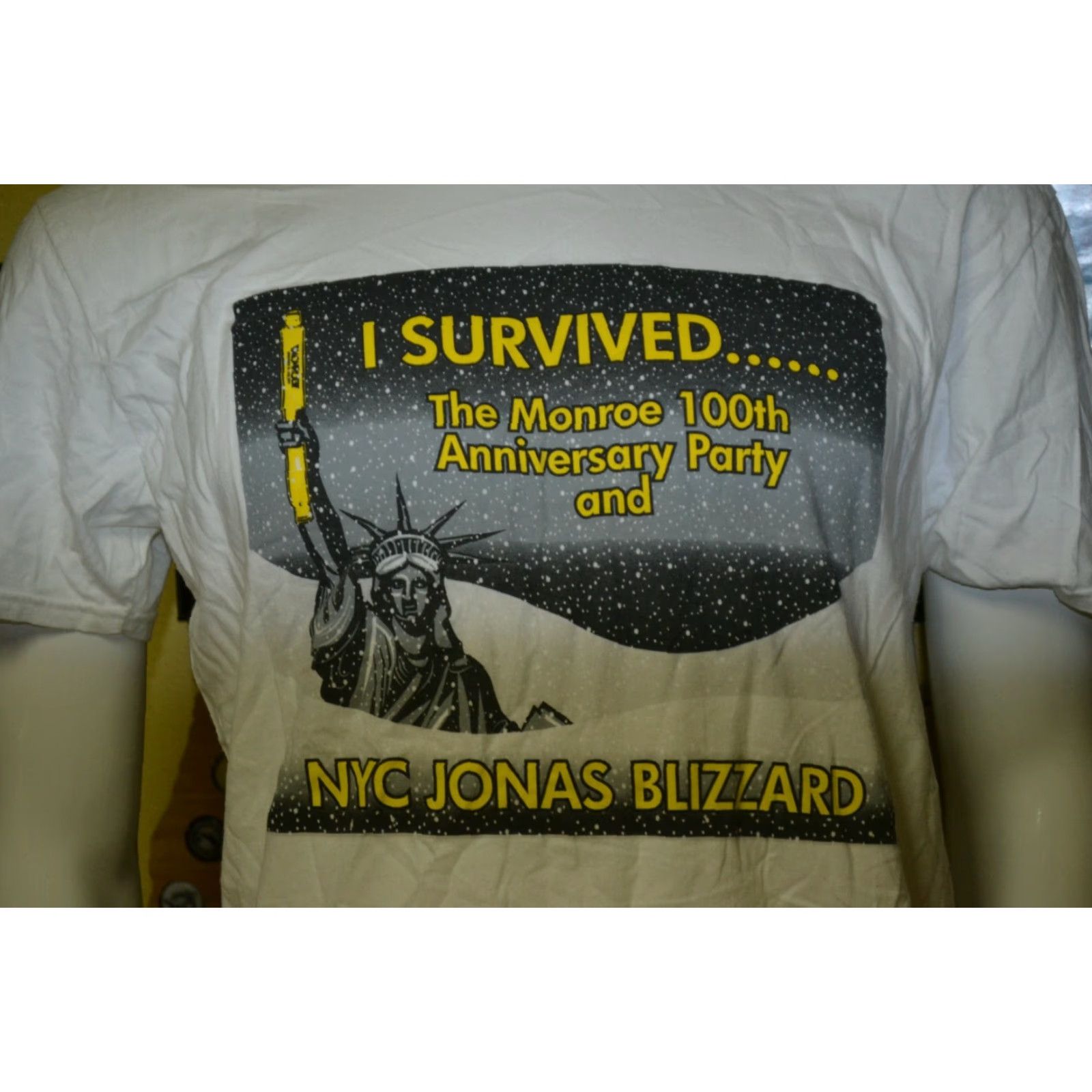 Gildan Monroe Shocks & Struts 100 Years Blizzard Party NYC Jonas T Shirt XL Auto MI Size US XL / EU 56 / 4 - 3 Thumbnail