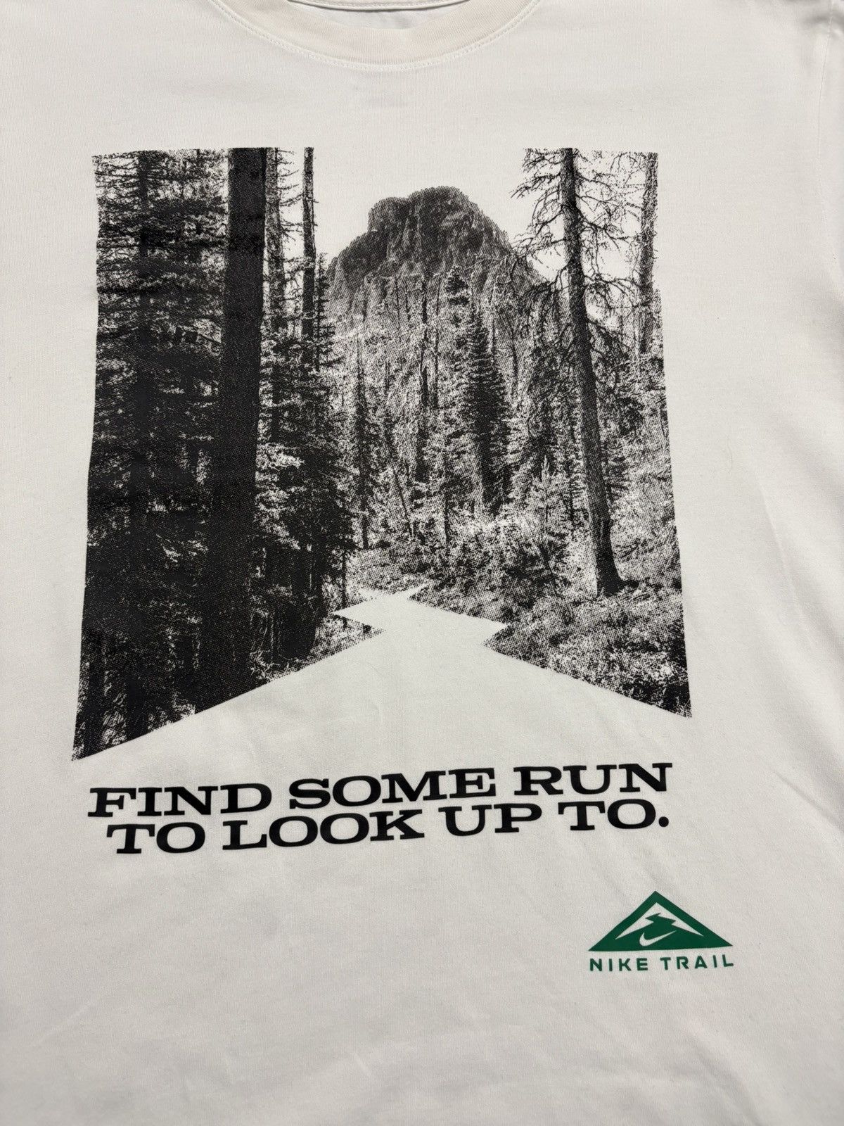 Nike Nike Trail Find Some Run To Look Up Graphic T-Shirt Outdoor Size US M / EU 48-50 / 2 - 6 Thumbnail