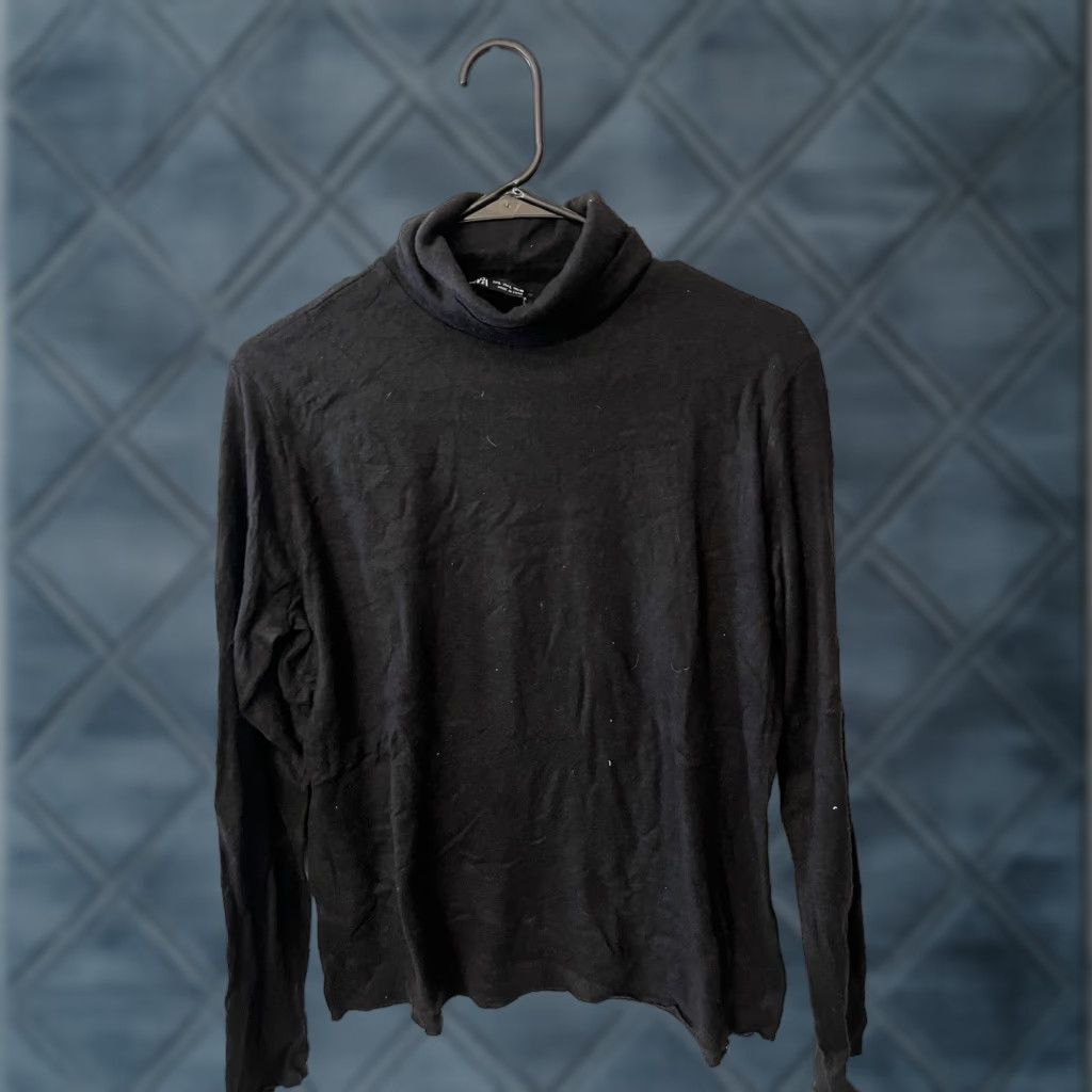 Zara VINTAGE? Wait—actually not vintage. Zara Shirt Women L Black Turtleneck Knit Pearl Accent Pullover Long Sleeve Regular Fit Size L / US 10 / IT 46 - 1 Thumbnail
