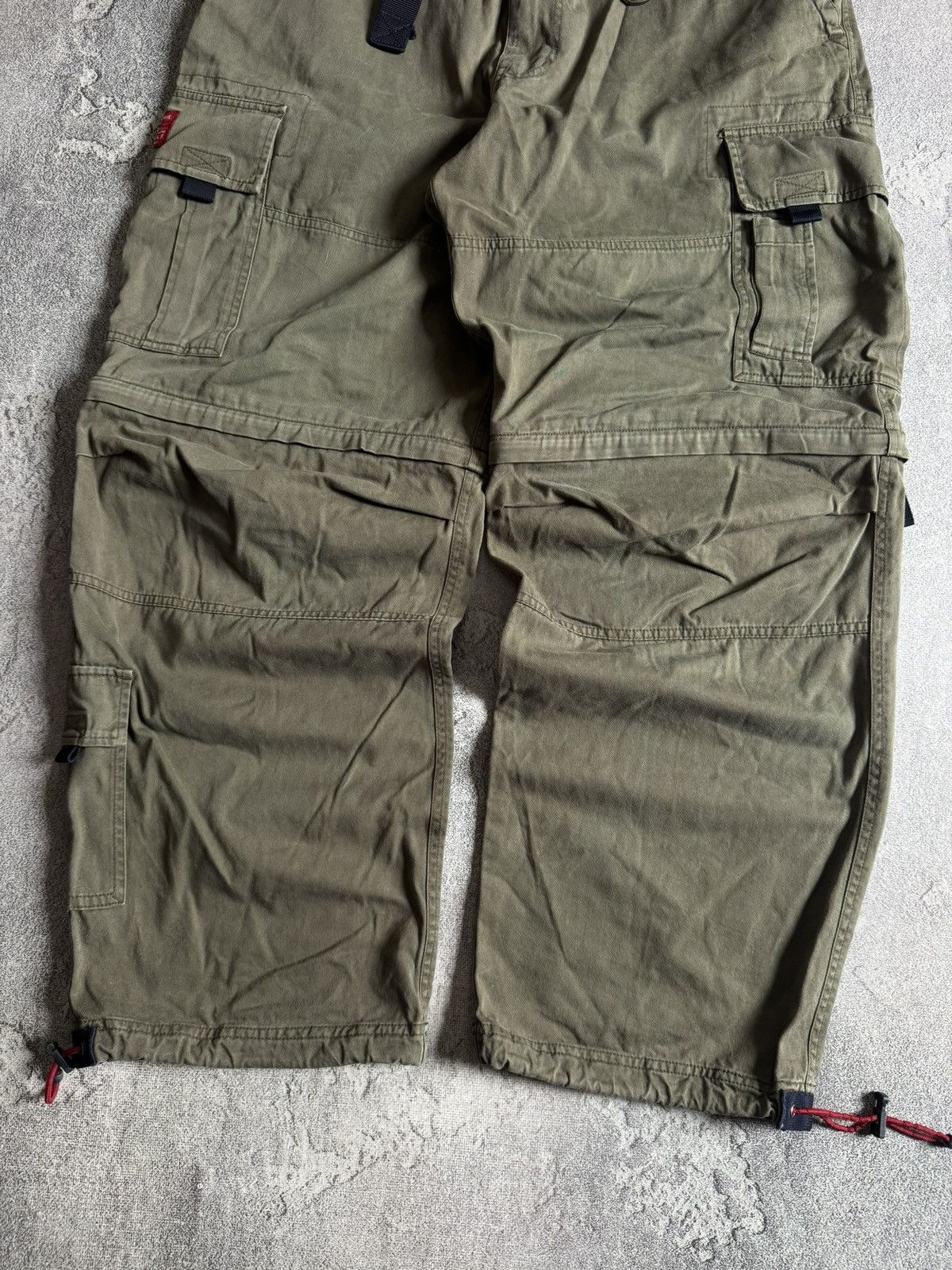 Abercrombie & Fitch Abercrombie & Fitch L transformer baggy cargo pants joggers Size US 34 / EU 50 - 8 Thumbnail