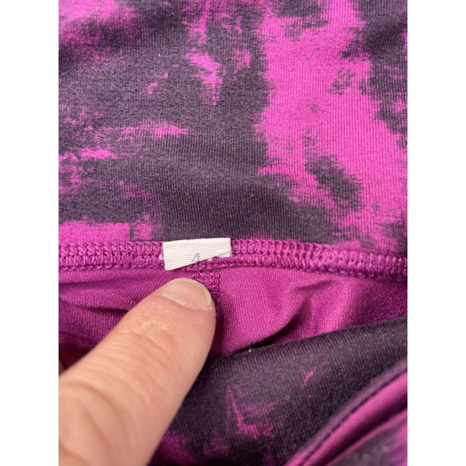 Lululemon Lululemon Breezie Regal Plum Black Women's Leggings Size 4 User: Lululemon Breezie Regal Plum Black Women's Leggings Size 4 Size 27" / US 4 / IT 40 - 4 Thumbnail