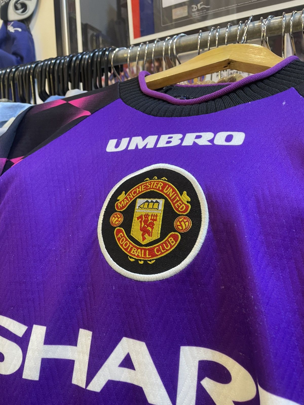 Umbro Vintage 1996-1997 Manchester United Goalkeeper Kit Size US M / EU 48-50 / 2 - 7 Thumbnail