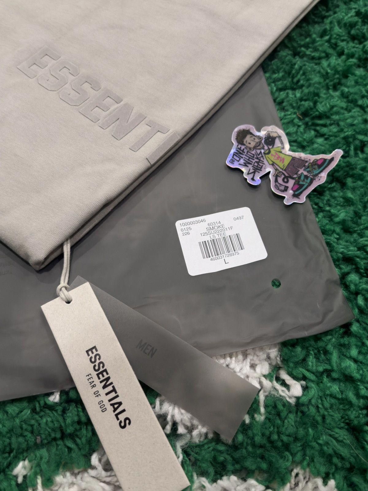 Fear of God Fear of God Essentials L/S Tee Smoke Size Large Size US L / EU 52-54 / 3 - 8 Thumbnail