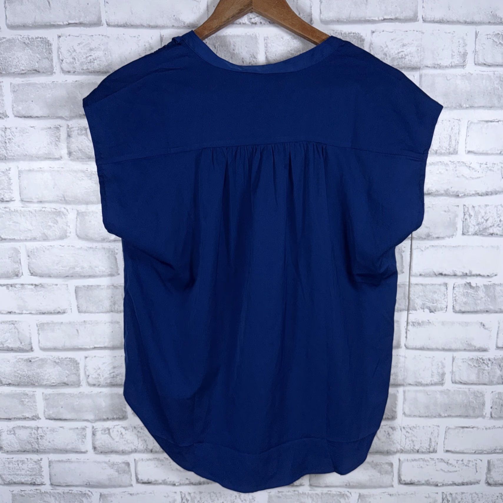 Banana Republic NWT Banana Republic Blue Shirt Womens XS Size XS / US 0-2 / IT 36-38 - 4 Thumbnail
