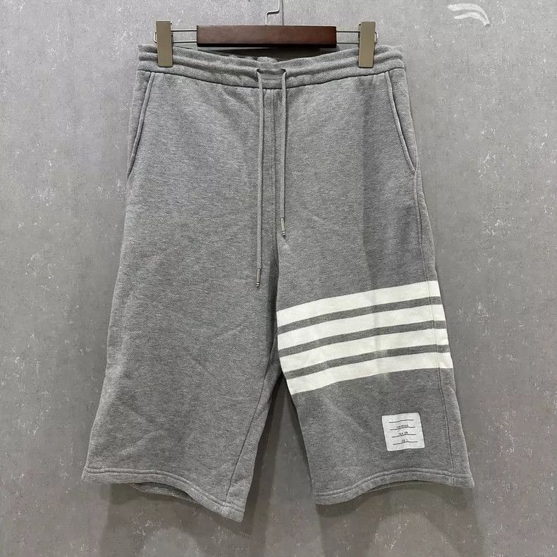 Thom Browne Thom Browne size3 Classic four stripe shorts Size US 27 - 1 Thumbnail