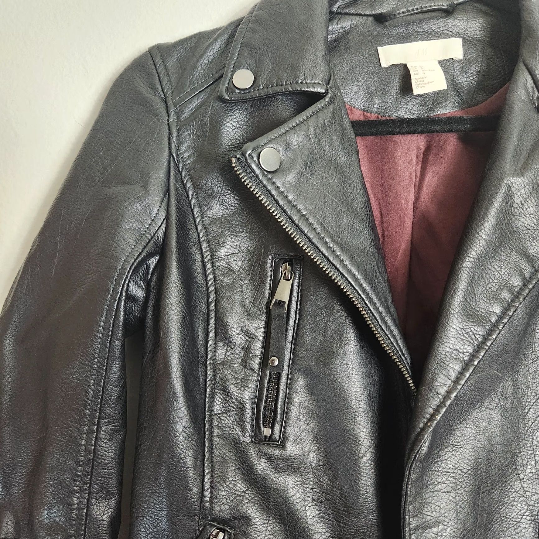 H&M H&M Womens Black Faux/Vegan Leather Motorcycle Biker Jacket-Size 0 Jacket Women Black XS/S? Size XS / US 0-2 / IT 36-38 - 4 Thumbnail