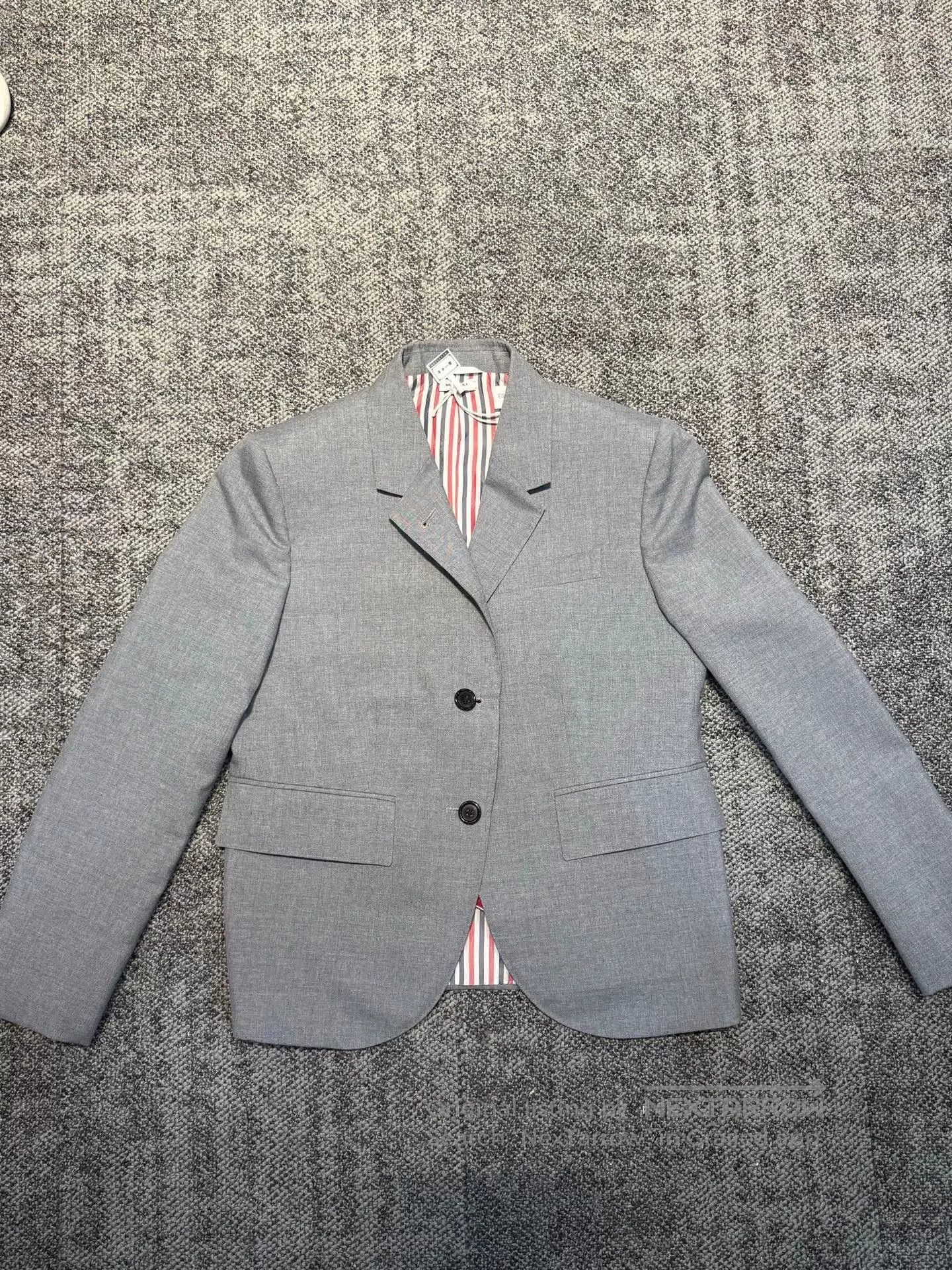 Thom Browne Thom Browne Size 40 Suit Jacket. Size US XXS / EU 40 - 1 Thumbnail