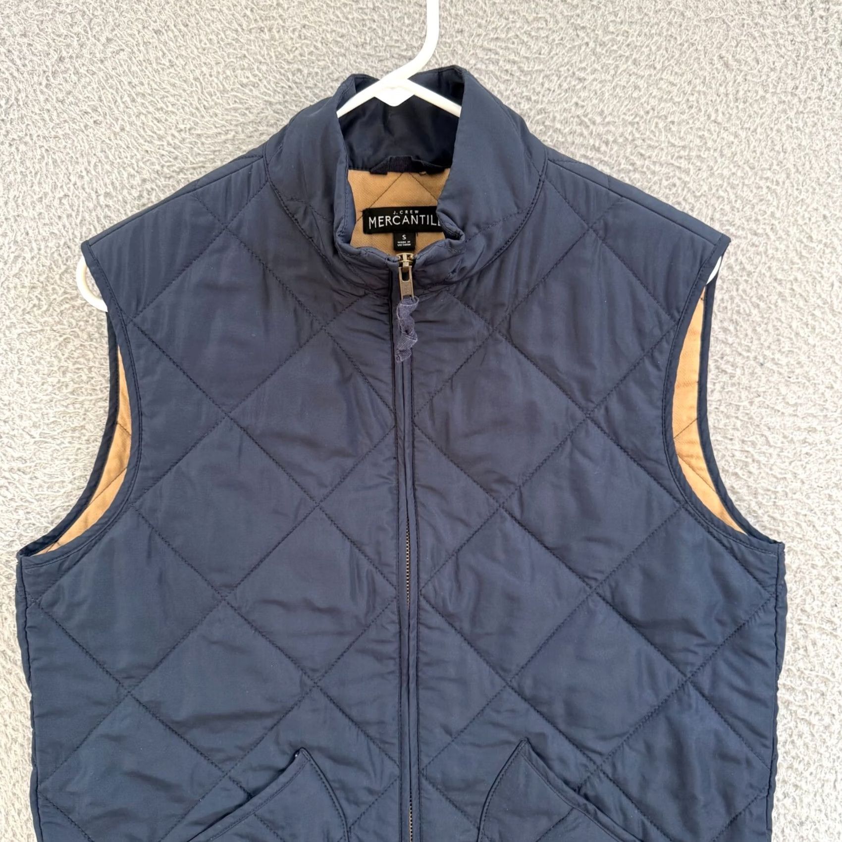 J.Crew VINTAGE? No. J. Crew Vest Women Small Navy Quilted Lightweight Full Zip Preppy Outdoor Size S / US 4 / IT 40 - 3 Thumbnail