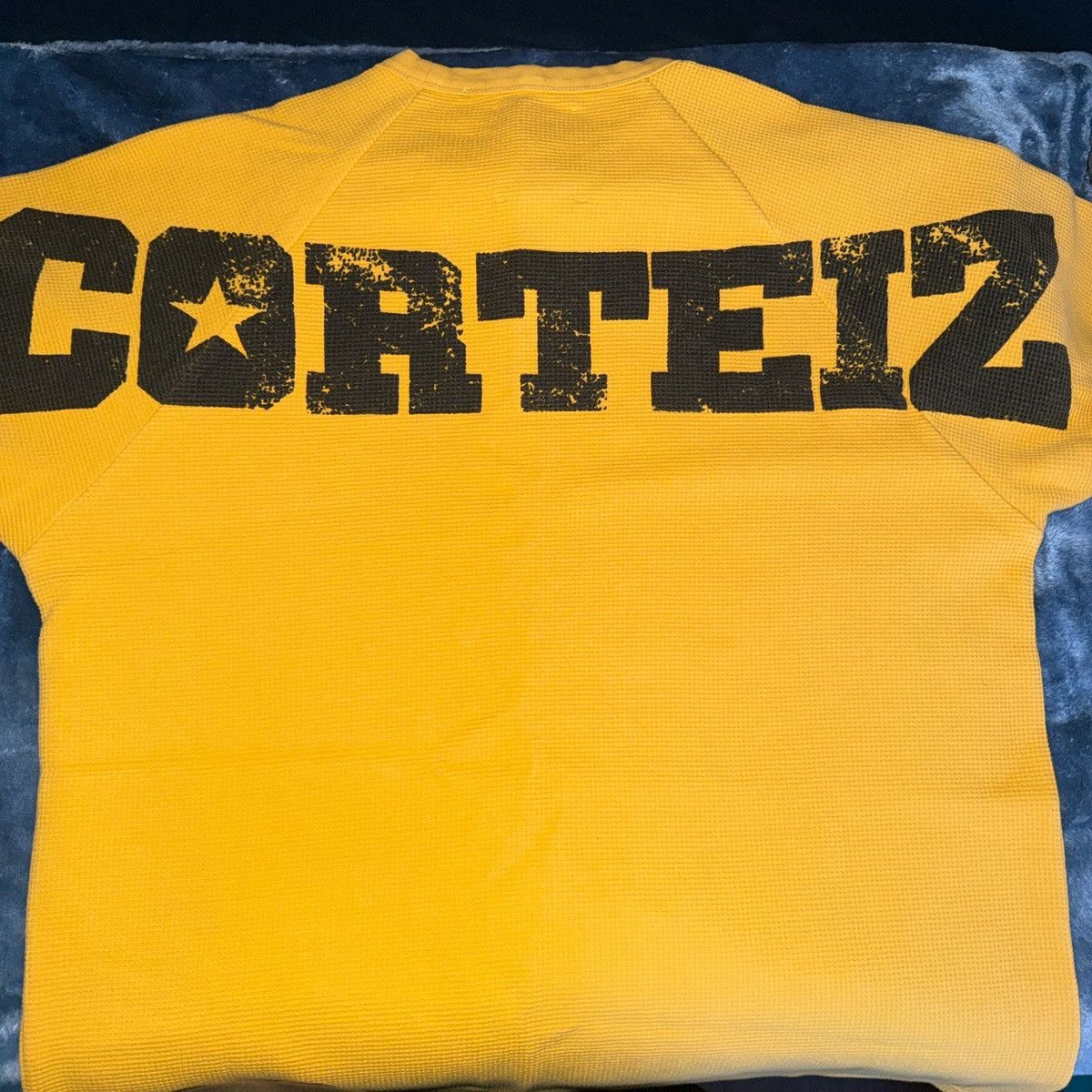 Corteiz CORTEIZ OG ALCATRAZ TEE BLACK/YELLOW | Grailed