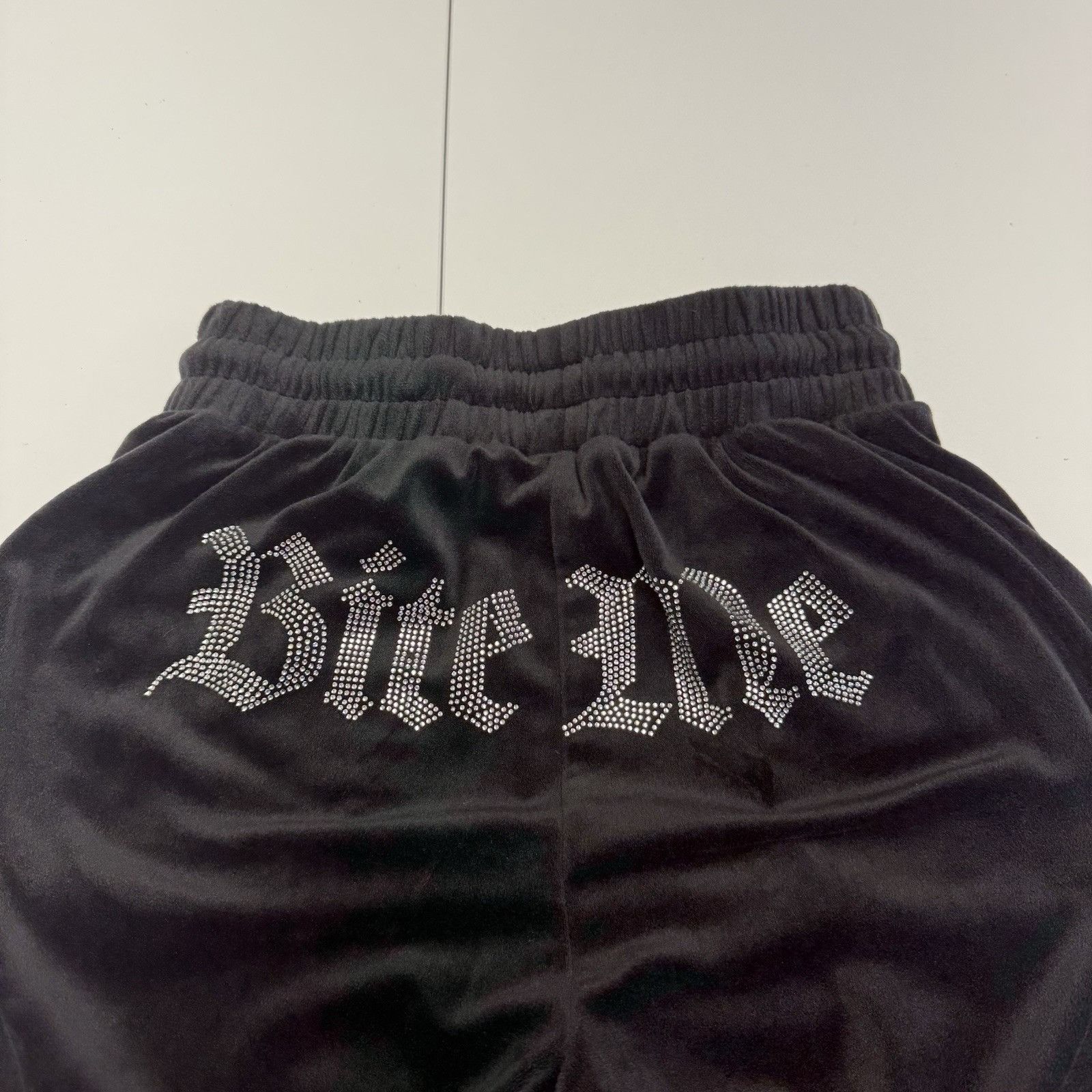 Vintage Y2K Style Velour Pants Womens Small 'Bite Me' Rhinestone Size 25" / US 0 / IT 36 - 3 Thumbnail