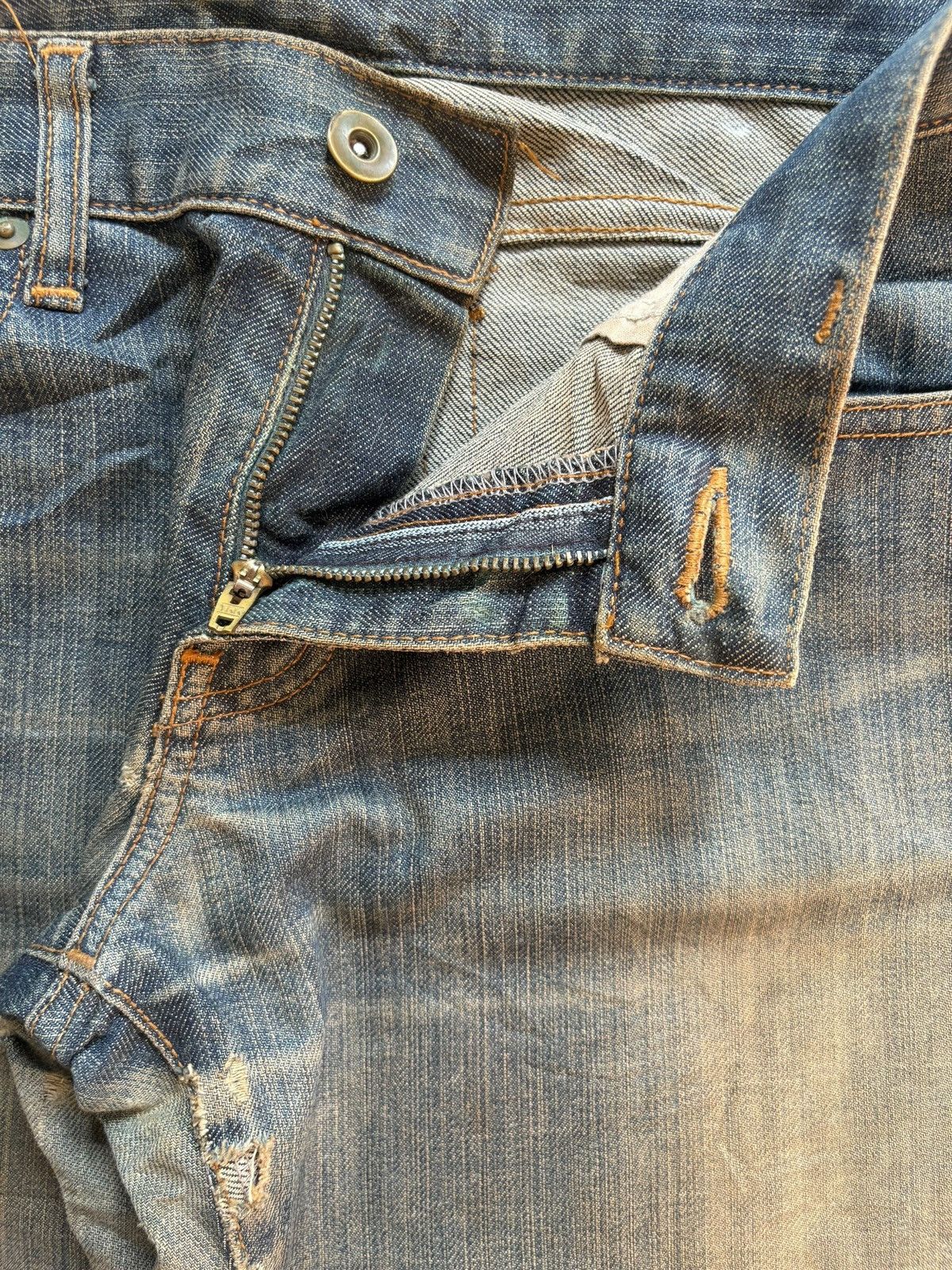 Uniqlo Vintage Uniqlo Rusty Mud Wash Distressed Flare Jeans Size US 28 / EU 44 - 9 Thumbnail