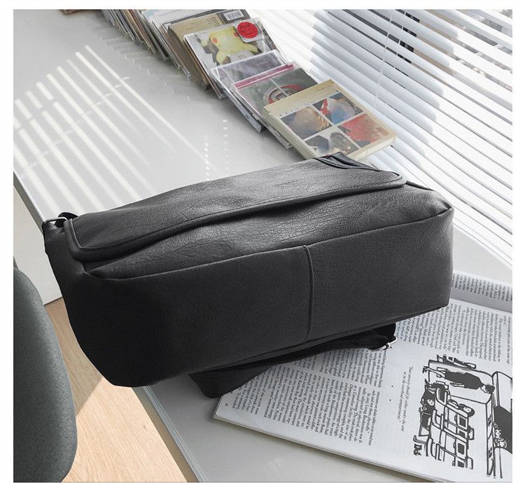 Japanese Brand Fashion 90s pu leather crossbody messenger bag vintage Size ONE SIZE - 4 Thumbnail