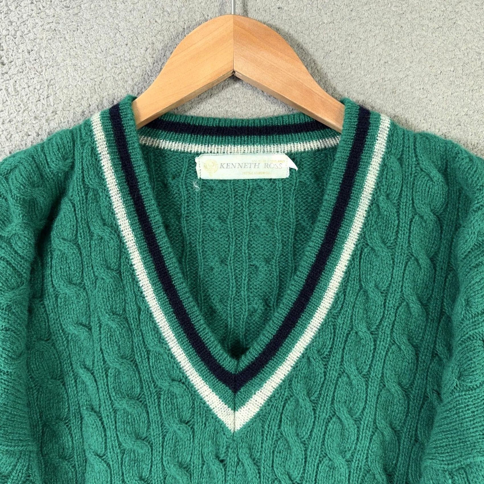 Vintage VINTAGE Kenneth Ross Cricket Sweater Men M Green Wool Knit Cable-Knit V-Neck 80s Scotland Pullover Size US M / EU 48-50 / 2 - 3 Thumbnail