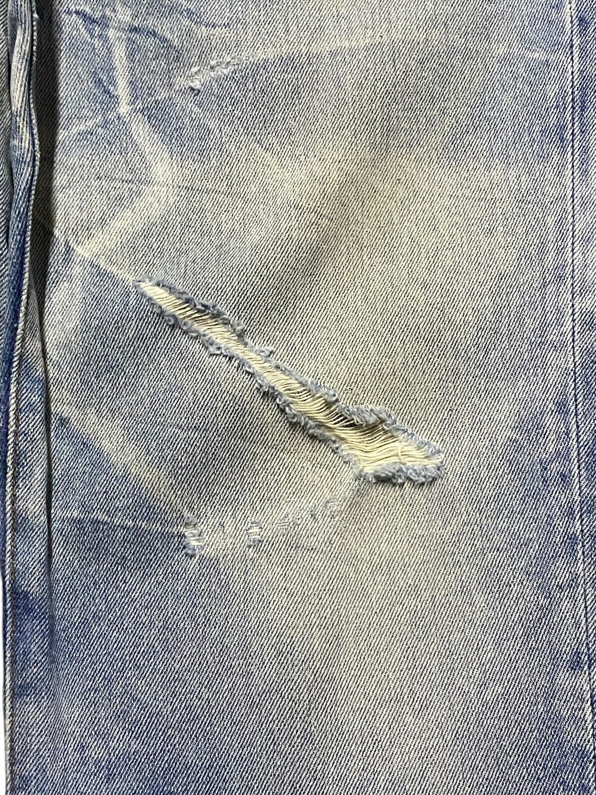 Japanese Brand Vintage Japanese Brand Bleach Distressed Loose Jeans Size US 31 - 13 Thumbnail
