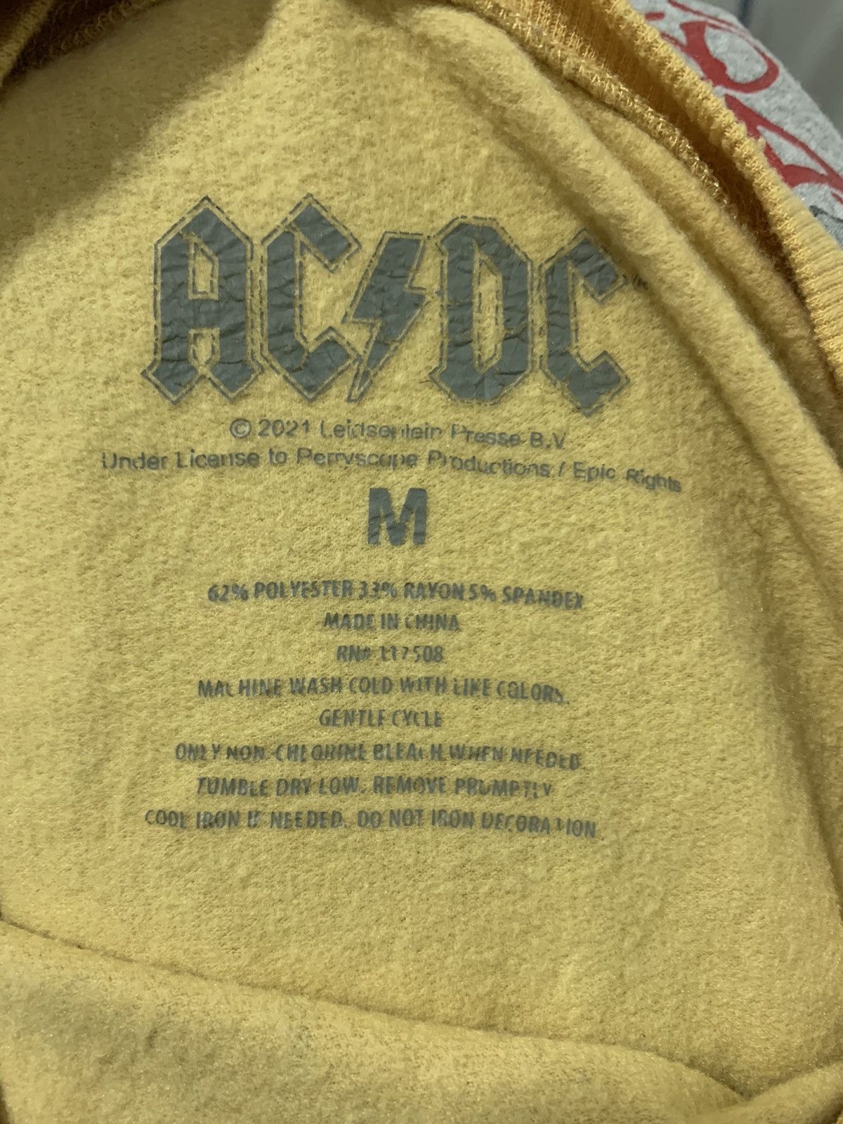 Band Tees World Tour ACDC Sweatshirt Reborn 2021 Size US M / EU 48-50 / 2 - 9 Thumbnail